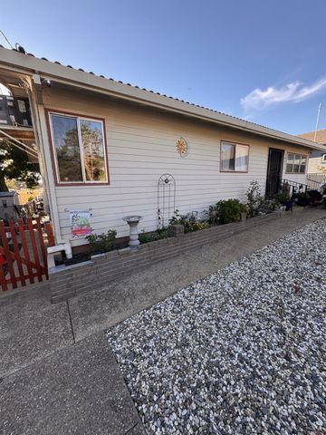 10471 Mariposa Ave, Jackson, CA 95642