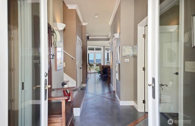 7532 Maxwelton Beach Lane, Clinton, WA 98236
