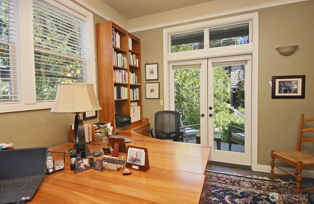 7532 Maxwelton Beach Lane, Clinton, WA 98236