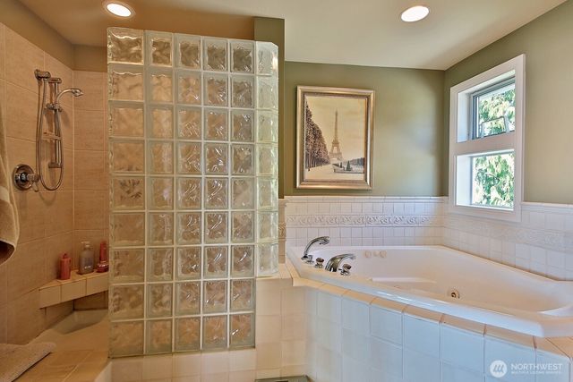 7532 Maxwelton Beach Lane, Clinton, WA 98236