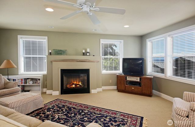 7532 Maxwelton Beach Lane, Clinton, WA 98236