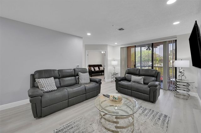 5133 Brisata Circle P, Boynton Beach, FL 33437