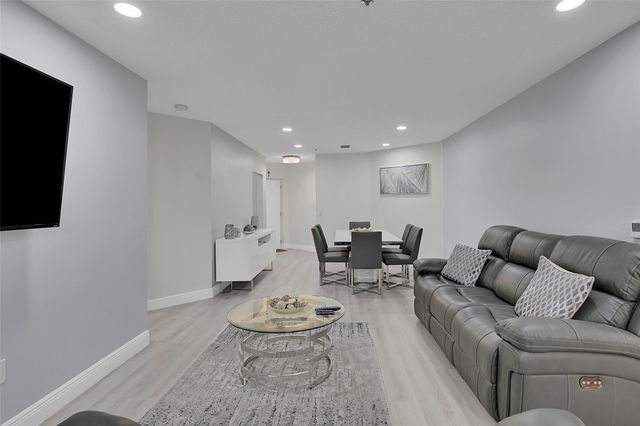 5133 Brisata Circle P, Boynton Beach, FL 33437