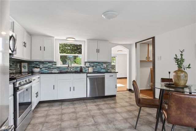 1407 Back Creek RD, Seaford, VA 23696