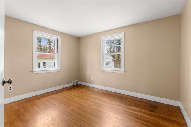 6 W Shore Rd, Merrimac, MA 01860