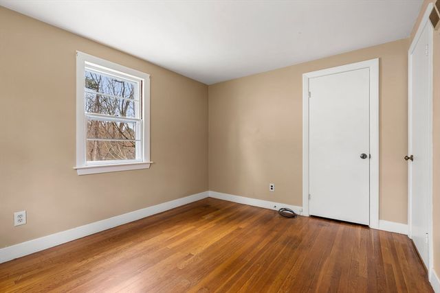 6 W Shore Rd, Merrimac, MA 01860