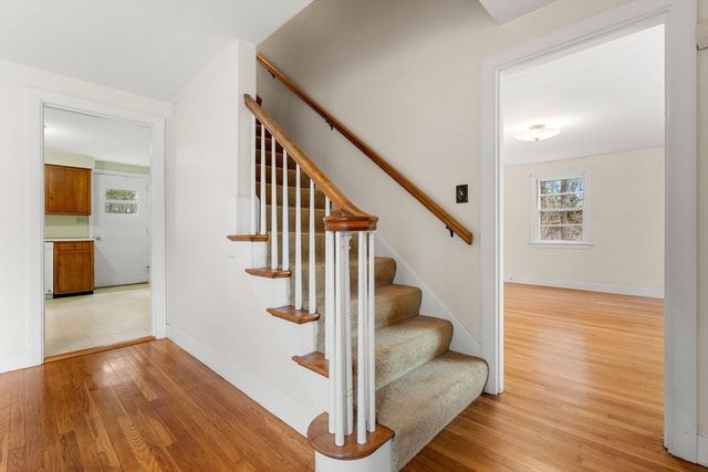 6 W Shore Rd, Merrimac, MA 01860