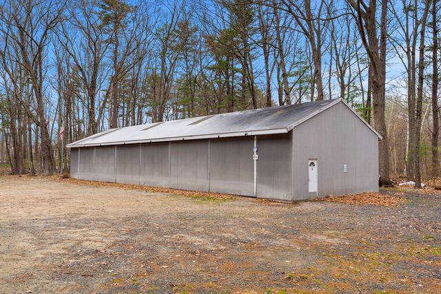 6 W Shore Rd, Merrimac, MA 01860