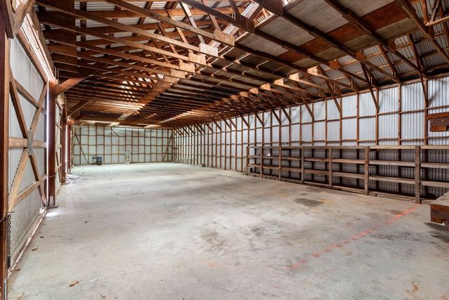 6 W Shore Rd, Merrimac, MA 01860