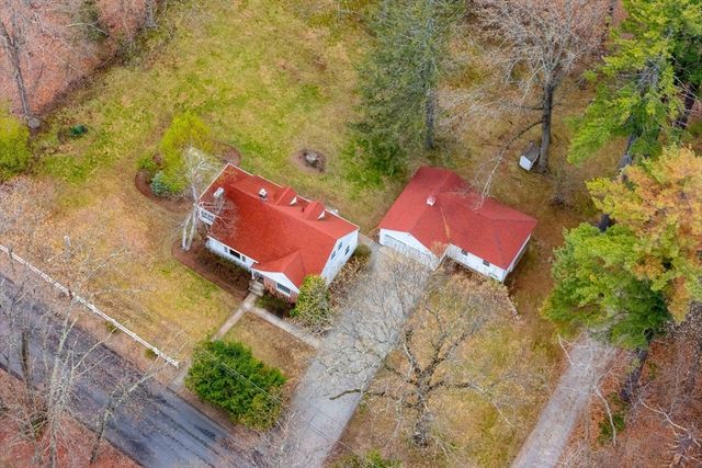 6 W Shore Rd, Merrimac, MA 01860