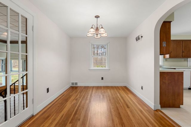 6 W Shore Rd, Merrimac, MA 01860