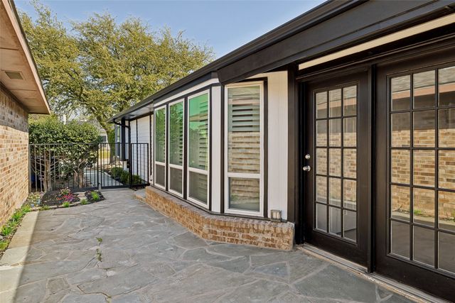 2102 Avignon Drive, Carrollton, TX 75007