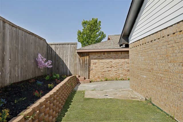 2102 Avignon Drive, Carrollton, TX 75007