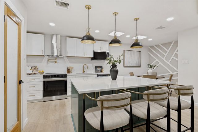 2102 Avignon Drive, Carrollton, TX 75007