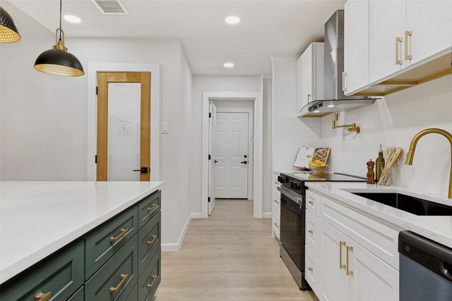 2102 Avignon Drive, Carrollton, TX 75007