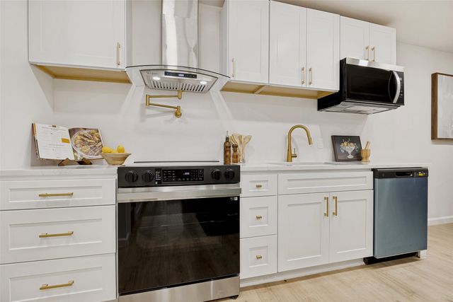 2102 Avignon Drive, Carrollton, TX 75007