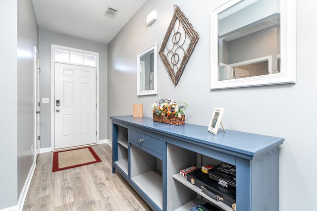 401 Lauren Ln, Chapel Hill, TN 37034