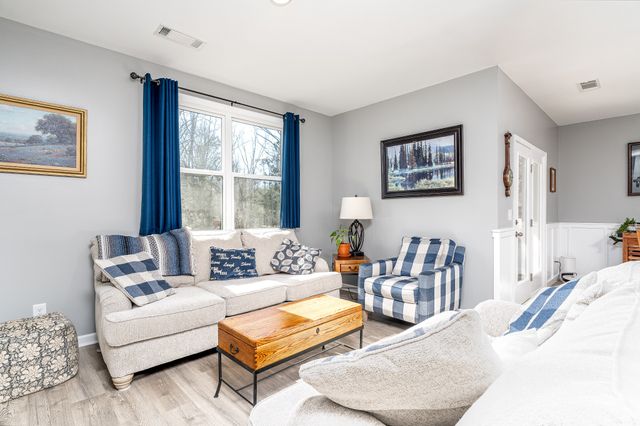 401 Lauren Ln, Chapel Hill, TN 37034