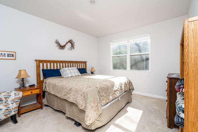 401 Lauren Ln, Chapel Hill, TN 37034