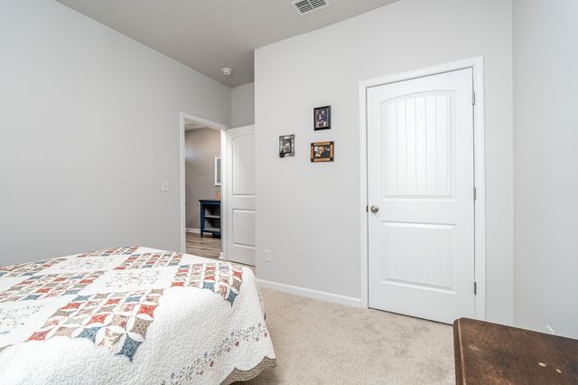 401 Lauren Ln, Chapel Hill, TN 37034