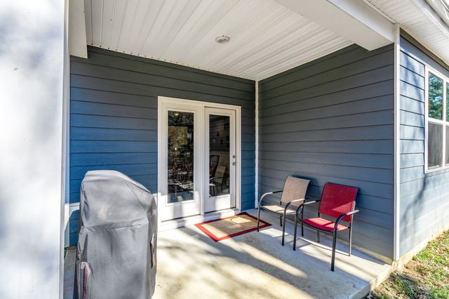 401 Lauren Ln, Chapel Hill, TN 37034