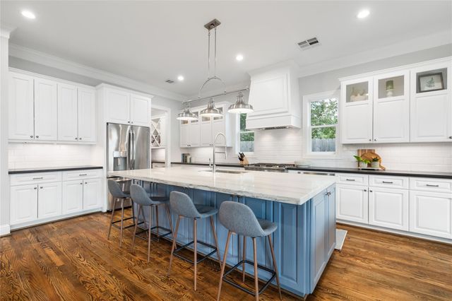 1705 Chippendale Road, Houston, TX 77018