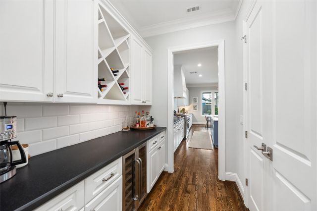 1705 Chippendale Road, Houston, TX 77018