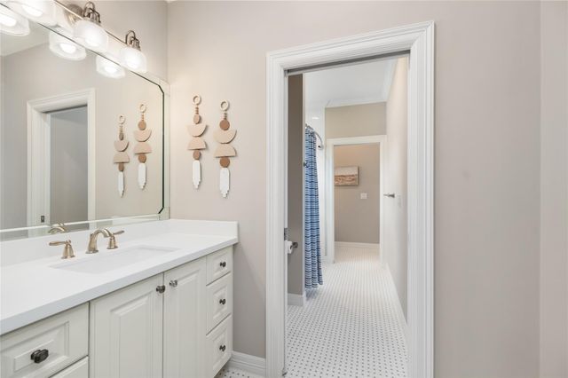 1705 Chippendale Road, Houston, TX 77018