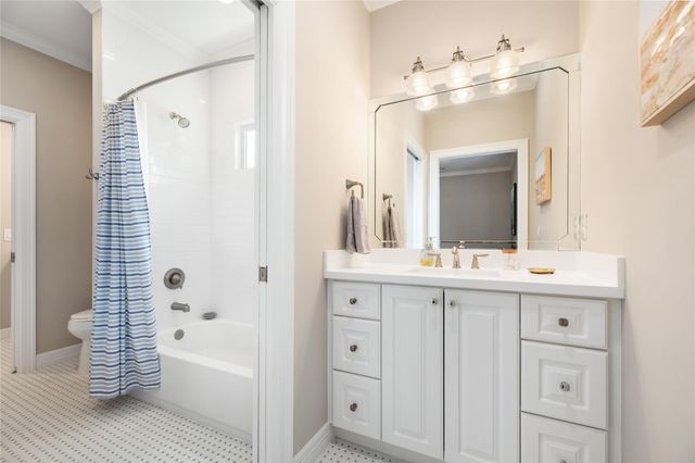 1705 Chippendale Road, Houston, TX 77018