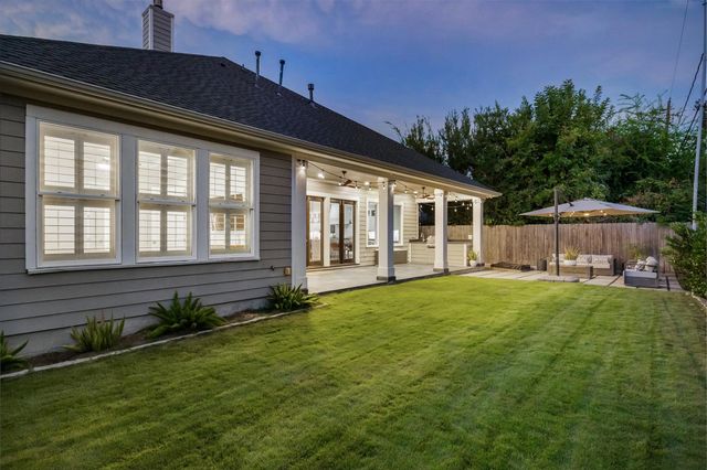 1705 Chippendale Road, Houston, TX 77018