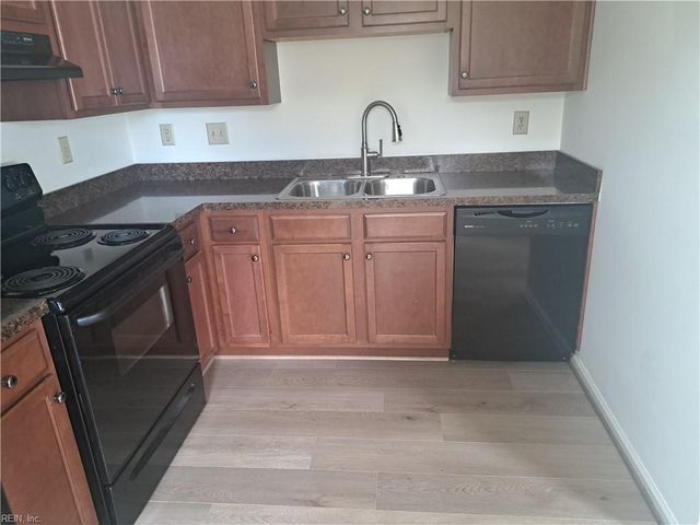 4214 Beasley CT, Virginia Beach, VA 23462
