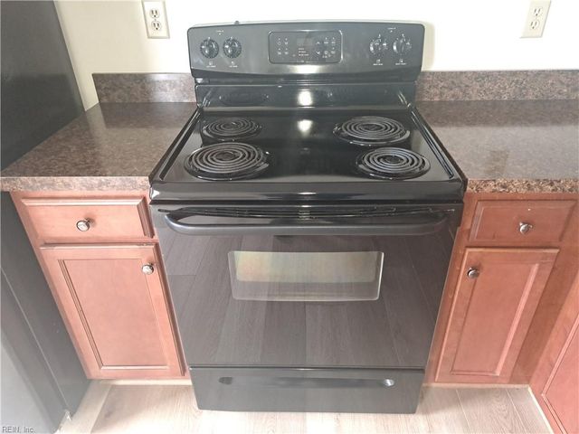4214 Beasley CT, Virginia Beach, VA 23462