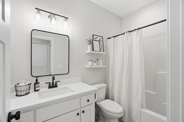 534 175th Avenue NE, Andover, MN 55304