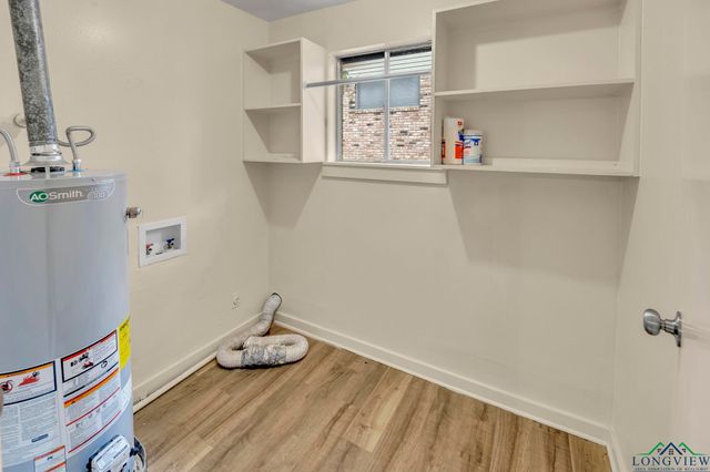 808 Meadowbrook Dr, Longview, TX 75601