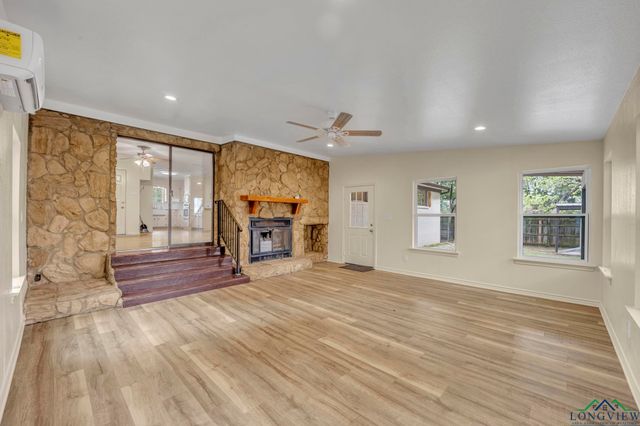 808 Meadowbrook Dr, Longview, TX 75601