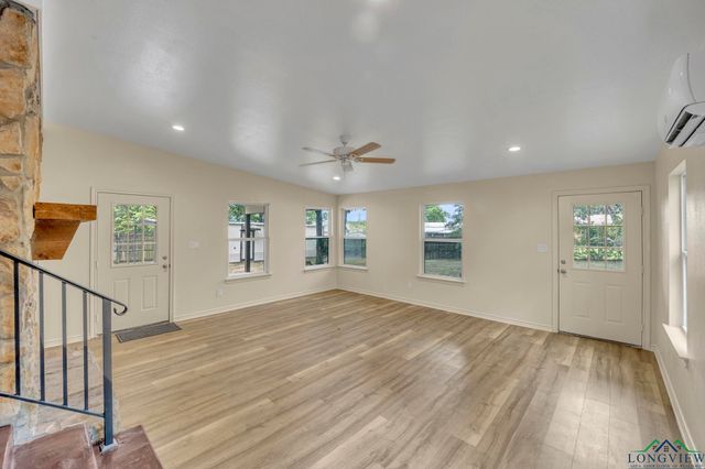 808 Meadowbrook Dr, Longview, TX 75601