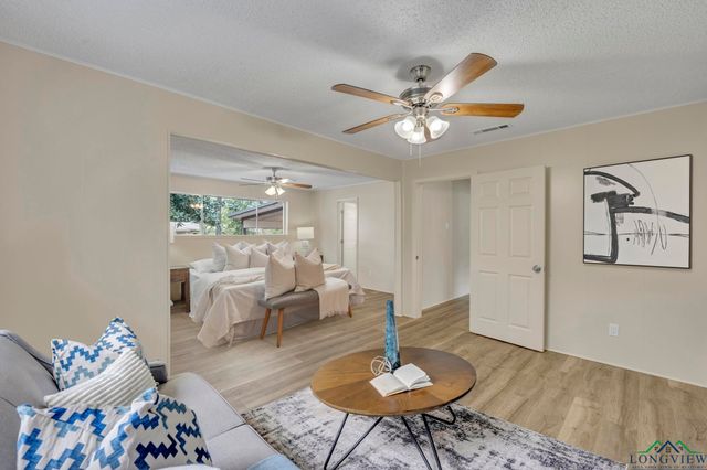 808 Meadowbrook Dr, Longview, TX 75601