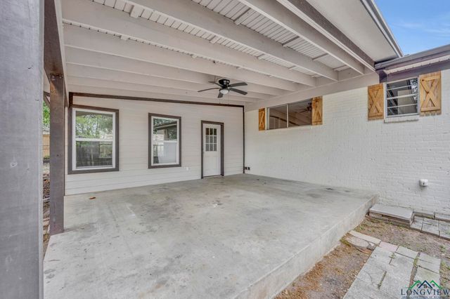 808 Meadowbrook Dr, Longview, TX 75601