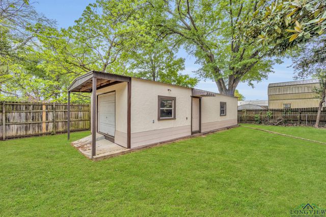 808 Meadowbrook Dr, Longview, TX 75601