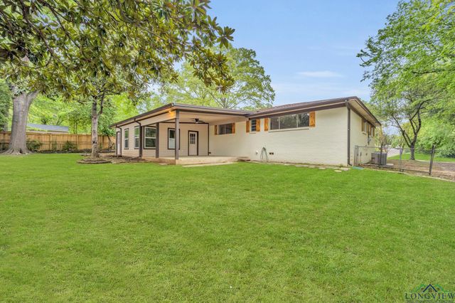 808 Meadowbrook Dr, Longview, TX 75601