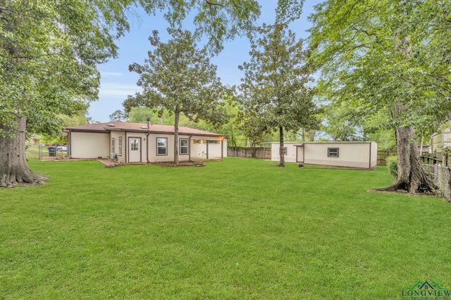 808 Meadowbrook Dr, Longview, TX 75601