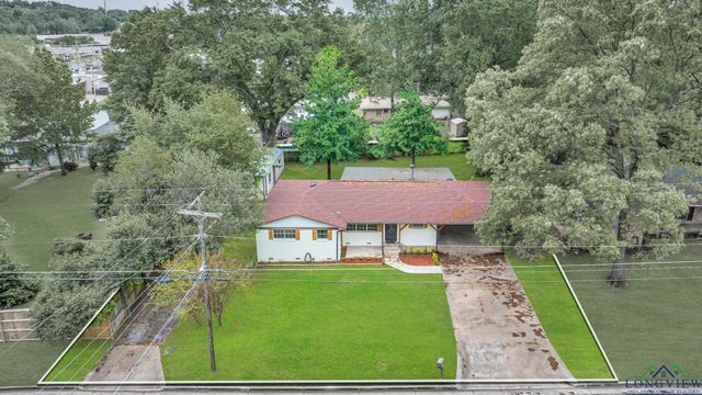 808 Meadowbrook Dr, Longview, TX 75601