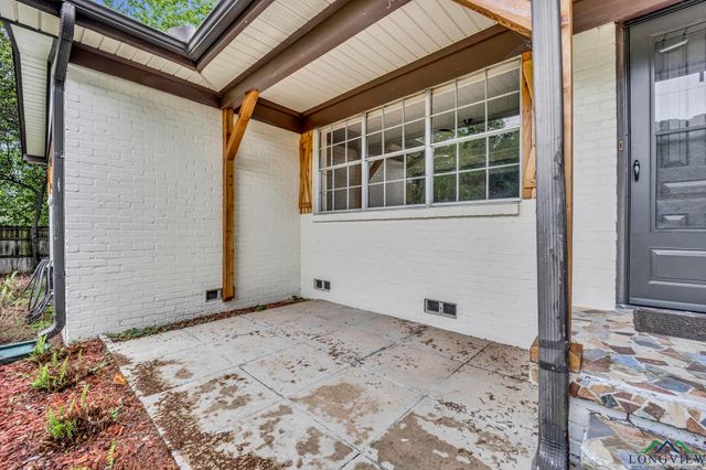 808 Meadowbrook Dr, Longview, TX 75601