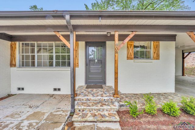 808 Meadowbrook Dr, Longview, TX 75601