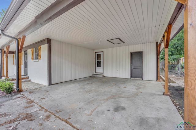 808 Meadowbrook Dr, Longview, TX 75601