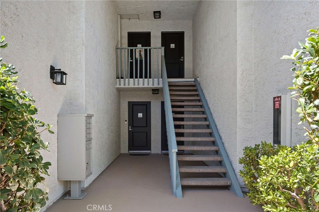 4722 Park Granada 205, Calabasas, CA 91302 — photo 3