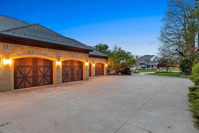 6830 N PURDY PARKWAY, Appleton, WI 54913