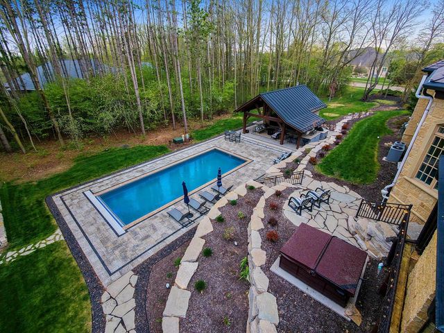 6830 N PURDY PARKWAY, Appleton, WI 54913