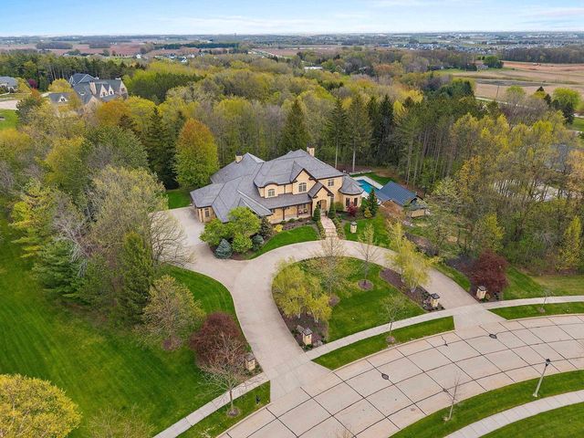 6830 N PURDY PARKWAY, Appleton, WI 54913