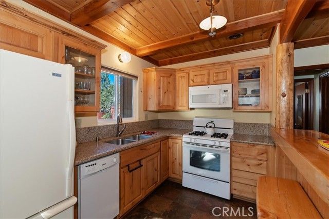 687 Villa Grove, Other - See Remarks, CA 92314